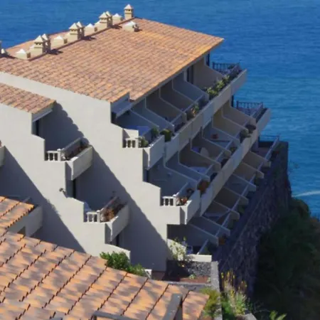 En Acantilado Con Terraza Y Vistas Inolvidables Al Mar * 로스 레알레호스
