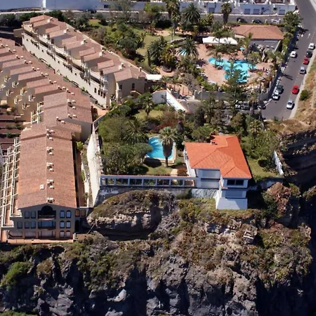 Comodo Con Terraza Y Vistas Al Mar