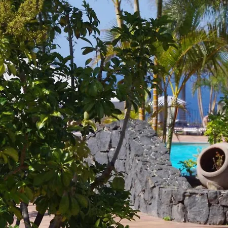 Comodo Con Terraza Y Vistas Al Mar